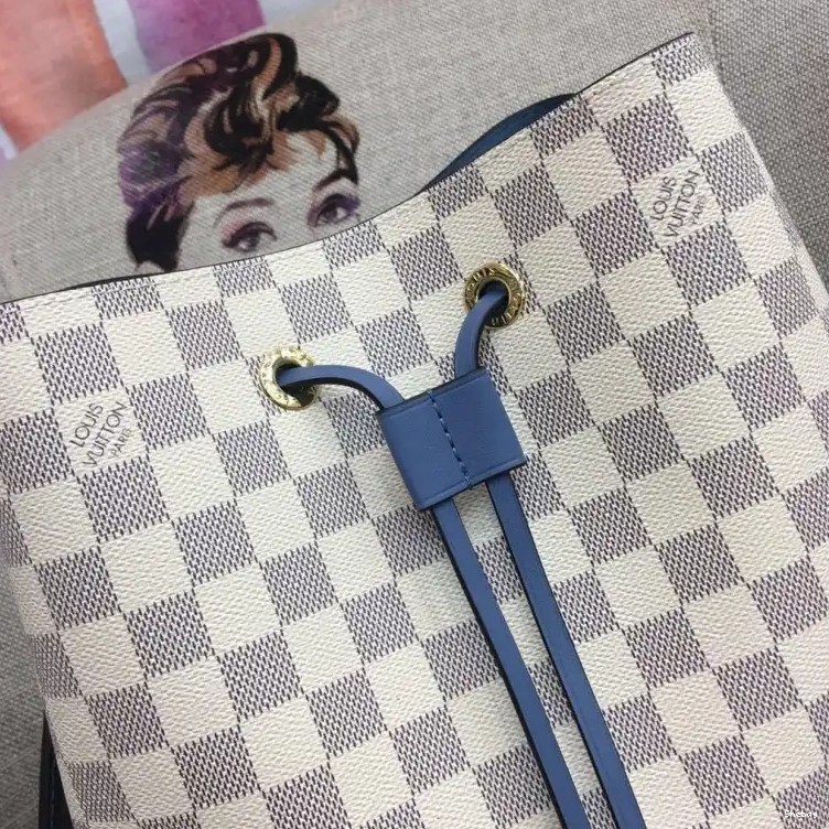 19B570395 Bags LV 0630